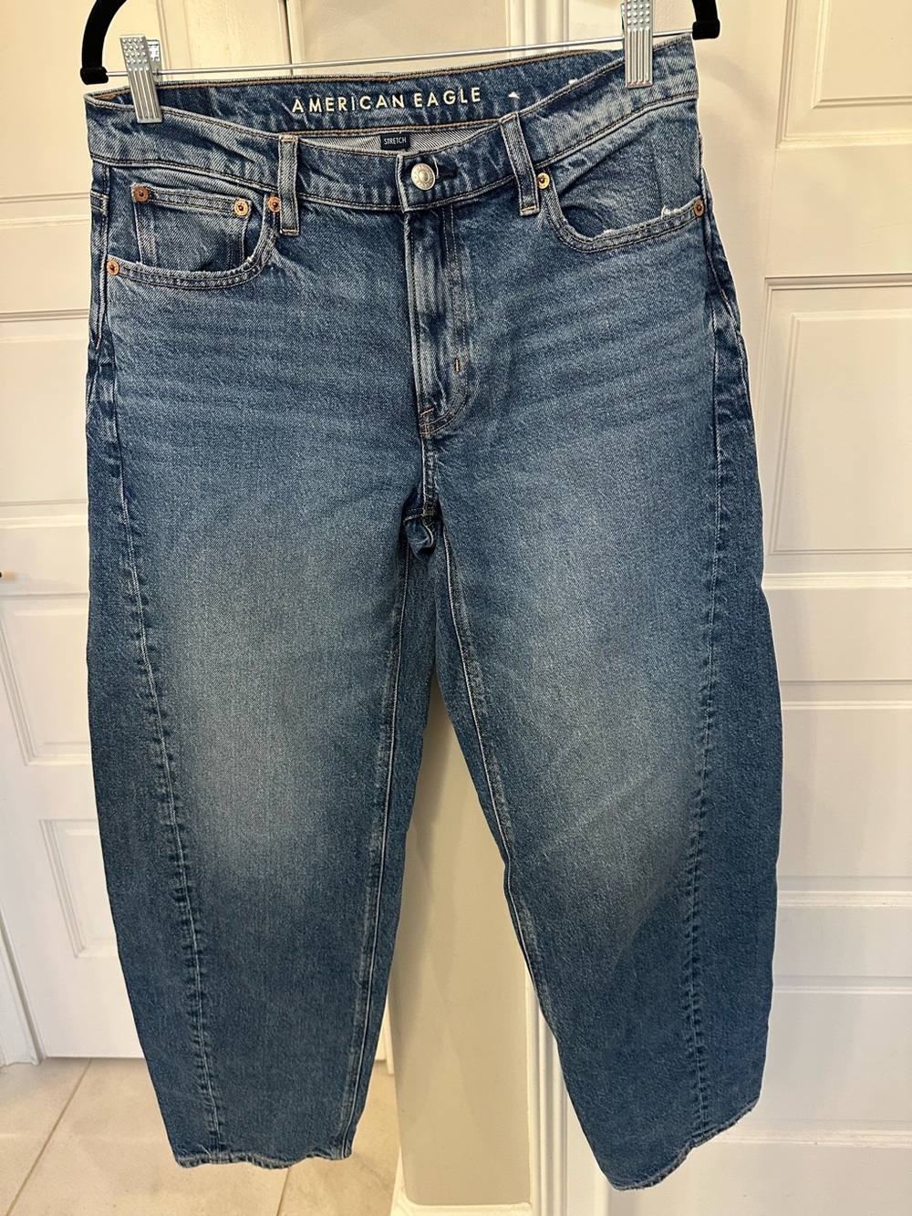 American Eagle Barrel Leg Jeans Medium Wash Women’s 2 Long City 90s Bohemian